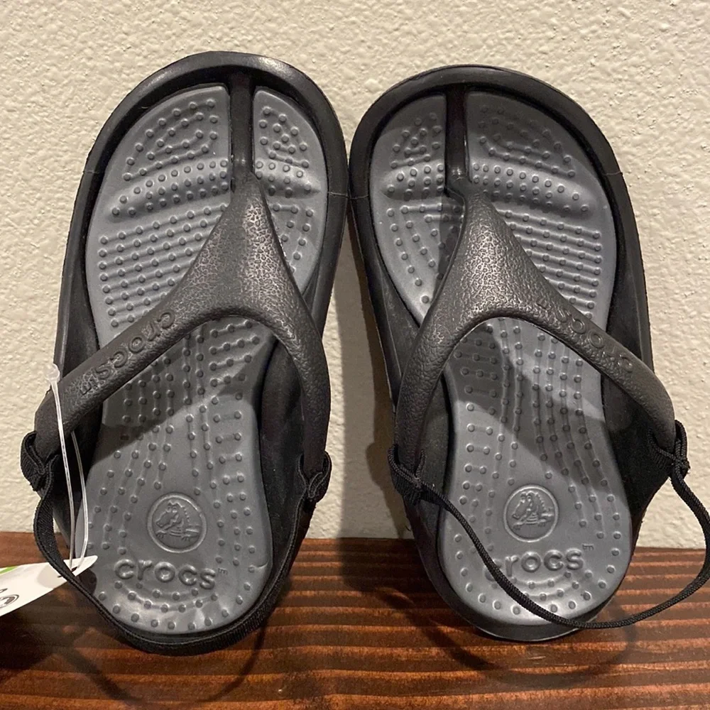 Kids Athens Crocs Sandals size: 6/7 C